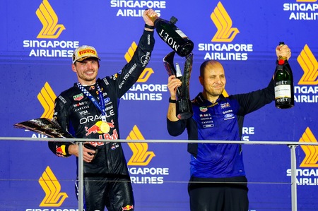 Singapore Dagen Derpå: Max’ revanche, Hamiltons egotrip