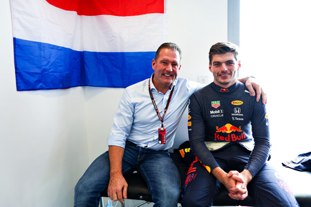 Jos Verstappen og Max Verstappen til Abu Dhabis Grand Prix 2021