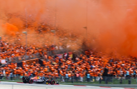 Max Verstappen og hollandske fans. Østrigs Gp 2023