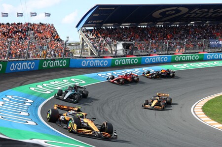 Lando Norris fører an på Zandvoort. Hollands GP 2024