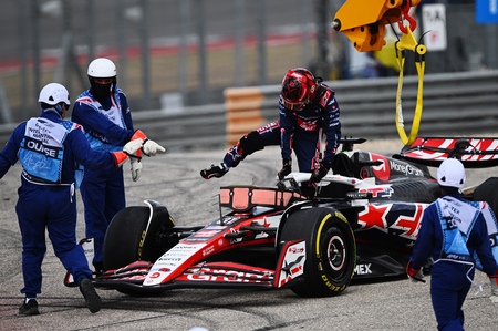 USAs Grand Prix 2025. Esteban Ocon blev kørt ud af sprintløbet af Lance Stroll