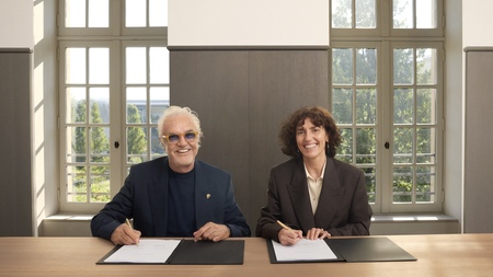 Alpine og Gucci. Ny titelsponsor til Alpine fra 2027 sæsonen. Flavio Briatore med Guccis CEO, Francesca Bellettini