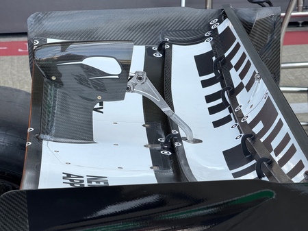 McLarens bagvinge system. Fra Englands Grand Prix 2026